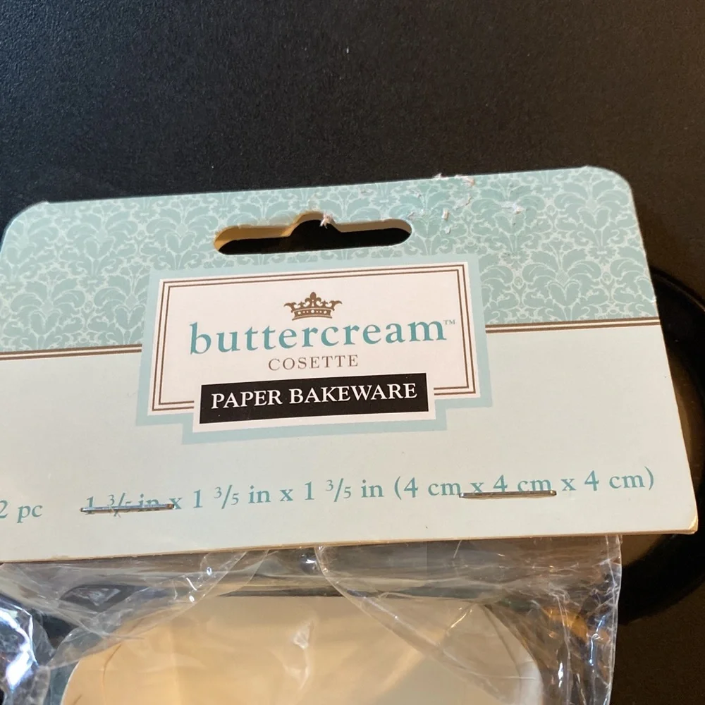 New 3 packs BUTTERCREAM COSETTE PARIS DISPOSABLE PAPER BAKEWARE 2 different size